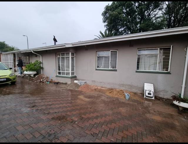 3 BEDROOM HOUSE FOR SALE IN SOPHIATOWN